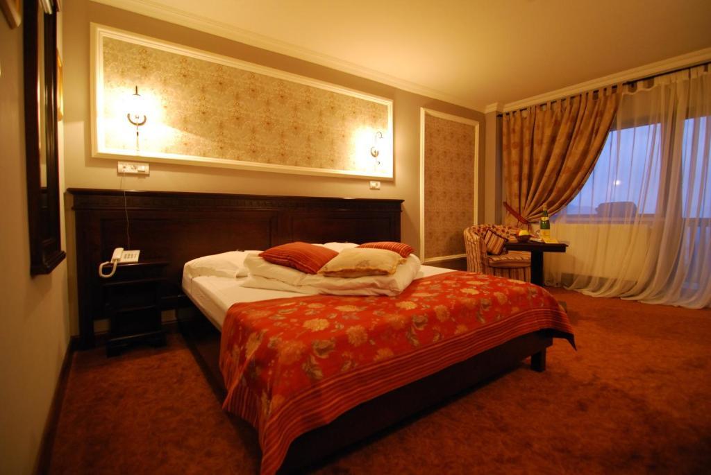 Nobillis - Carpathian Residence Peştera Habitación foto
